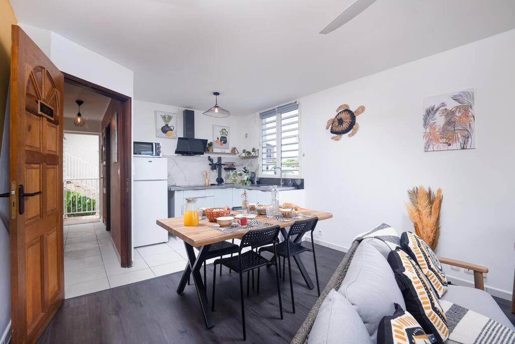 Appartamento Le Logis Du Passant Riviere Saint-Louis Esterno foto