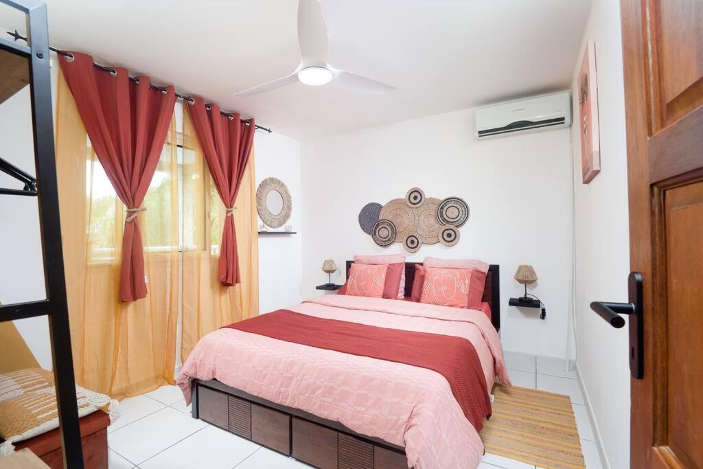 Appartamento Le Logis Du Passant Riviere Saint-Louis Esterno foto